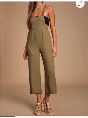 Lulu’s Torrey Wide Leg Olive Green Overalls, small.